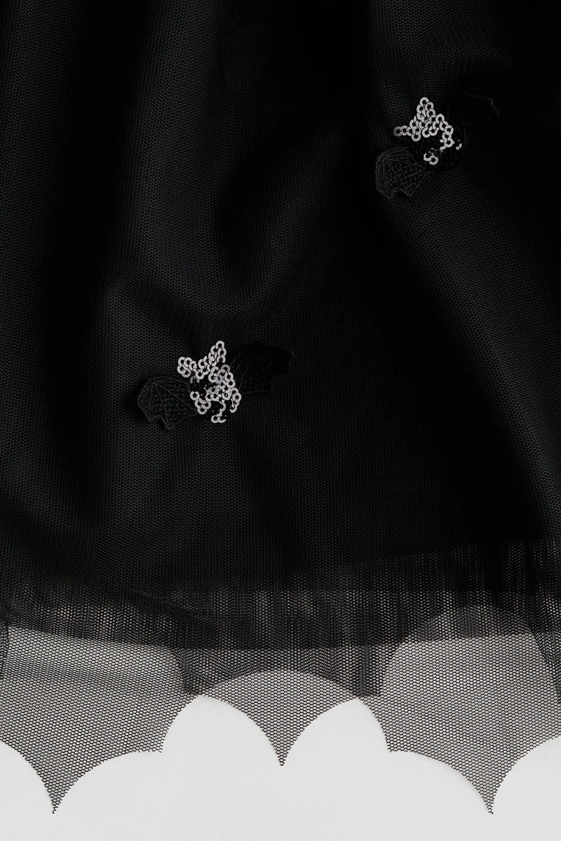 اتش اند ام تنورة تول مُطرزة